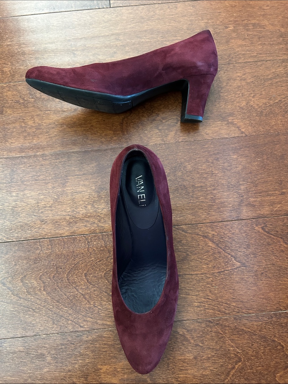 Vaneli Deep Burgundy Suede Round-Toe Pumps, Perfect for Fall Outfits, Size 9N